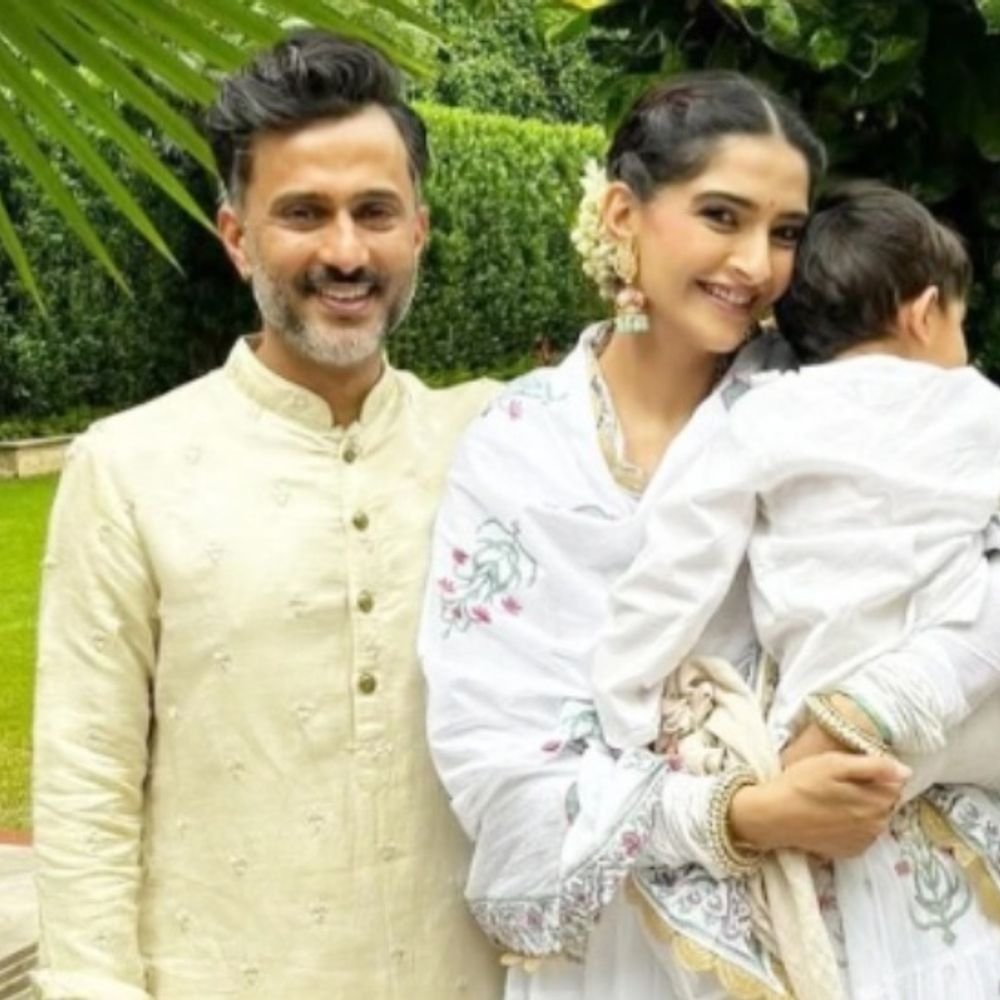 40 की उम्र में सोनम कपूर दूसरी बार मां बनीं:बेटे को जन्म दिया, खुशखबरी शेयर कर कहा हमारा परिवार बड़ा हो गया है