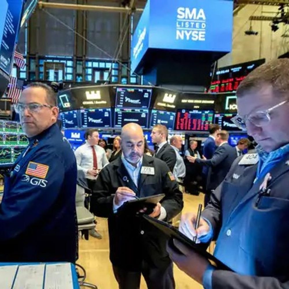 ईरान इजराइल जंग के बीच अमेरिकी शेयर बाजार 900 अंक गिरा:47,000 अंक पर कारोबार कर रहा; कच्चे तेल की कीमतें और बेरोजगारी दर बढ़ने का असर