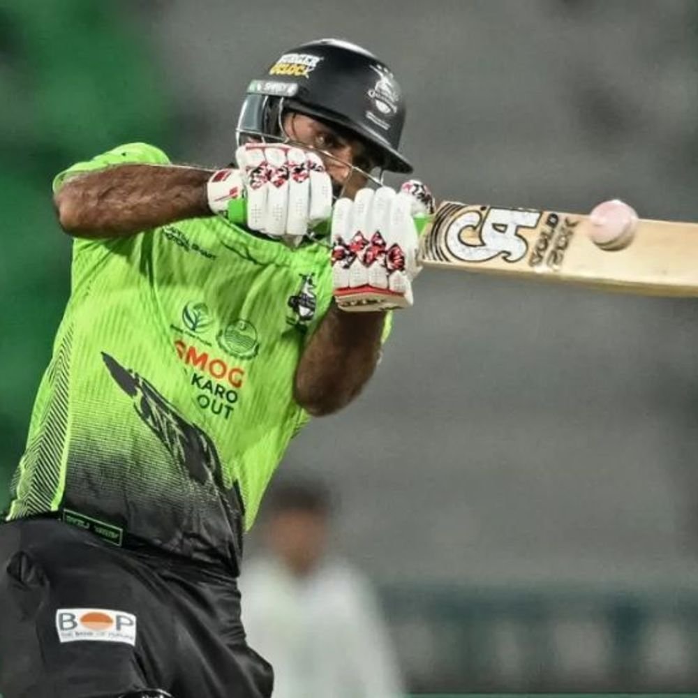 पाकिस्तान लीग में बॉल टैंपरिंग विवाद:फखर जमान पर 1 2 मैच का बैन लग सकता है, लाहौर पर 5 रन की पेनल्टी