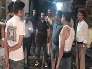 raipur fire: रायपुर के फाफाडीह में इलेक्ट्रॉनिक गोदाम में लगी आग, कलेक्टर ने रात 12 बजे घटनास्थल का लिया जायजा