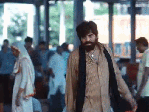 मासूम शर्मा की नई फिल्म कॉन्ट्रोवर्सी में घिरी:दावा बैन सॉन्ग 'खटोला' जैसे लिरिक्स ट्यून इस्तेमाल किए, टीजर में पिस्टल थामे नजर आए सिंगर