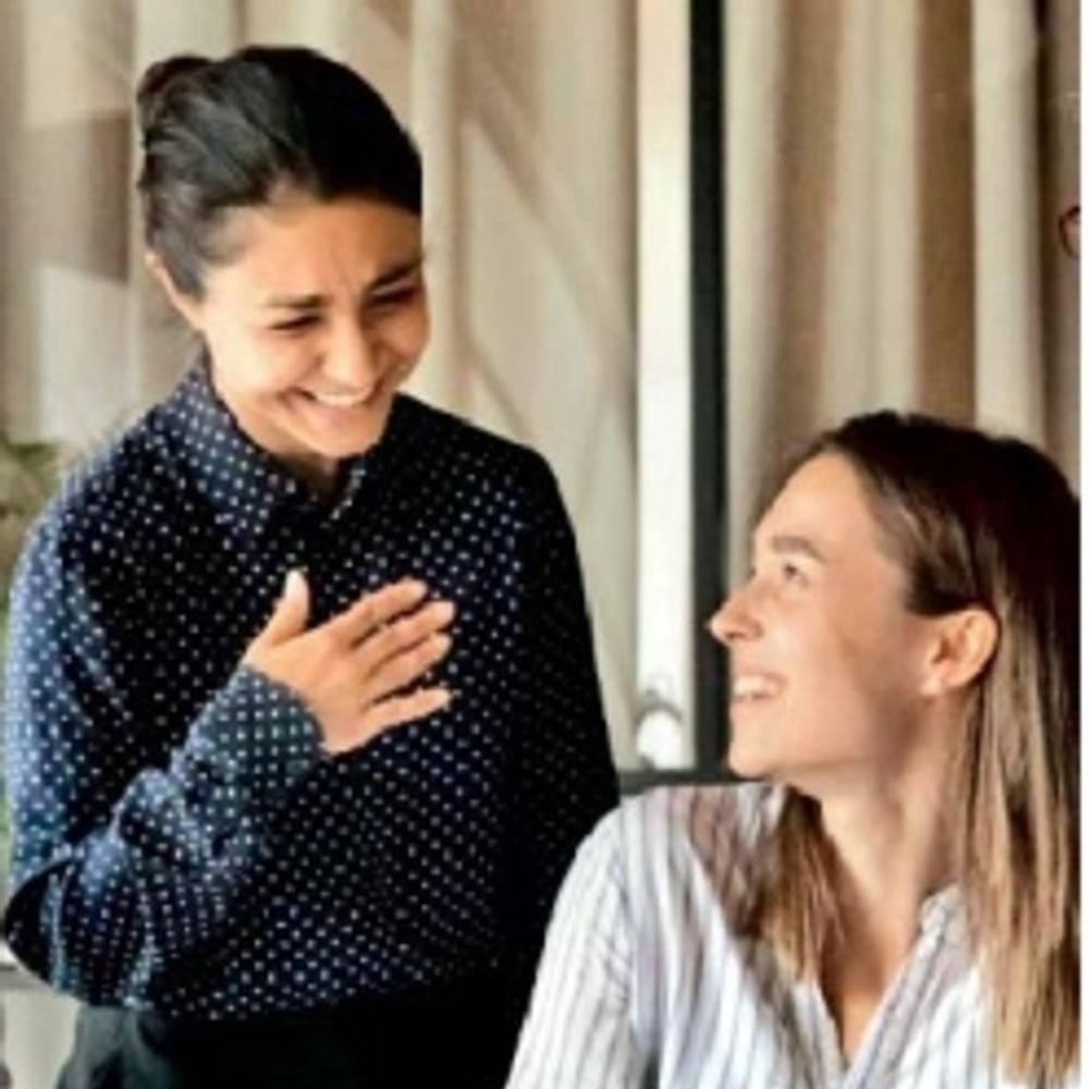 हंसने से दिमाग में ‘फील गुड’ हॉर्मोन रिलीज होते हैं:अपनी गलतियों पर हंसना सीखें, मानसिक सेहत बेहतर और घबराहट कम होगी