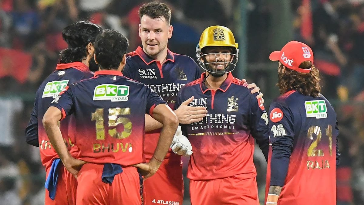 चिन्नास्वामी में csk के खिलाफ rcb ने लगातार तीसरी बार 200+ स्कोर का बचाव किया, पडिक्कल डेविड और भुवनेश्वर चमके