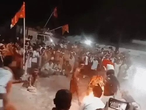 korba fire: हनुमान जयंती में काली मां बनी महिला आग में झुलसी, बचाने आए 2 साथी भी घायल