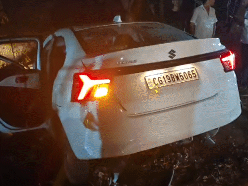 छत्तीसगढ़ में 2 कारें भिड़ीं, 6 लोगों की मौत:मृतकों में 3 महिलाएं, 2 पुरुष और एक बच्चा, शादी से लौट रहा था परिवार