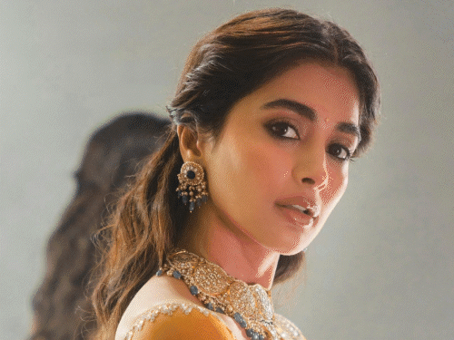 थलापति विजय की फिल्म ‘जन नायकन’ ऑनलाइन लीक:पूजा हेगड़े ने पाइरेसी के खिलाफ सख्त संदेश दिया, बोलीं फिल्म हजारों लोगों मेहनत नतीजा, बड़े पर्दे पर देखें