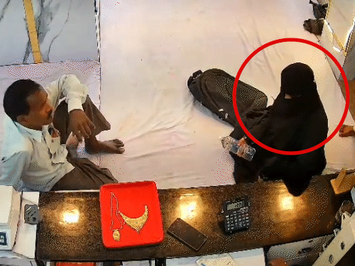 अयोध्या में बुर्का पहनकर लूट करने वाली लड़की हिंदू:खिलौना पिस्टल से की वारदात, दोस्त के साथ बाइक से भागी; दोनों गिरफ्तार