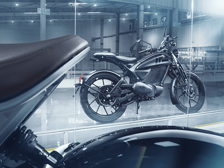 रॉयल एनफील्ड की पहली इलेक्ट्रिक बाइक 'फ्लाइंग फ्ली c6' लॉन्च:₹2.79 लाख कीमत, baas मॉडल में ₹1.99 लाख में मिलेगी; आज से बेंगलुरु में टेस्ट राइड शुरू