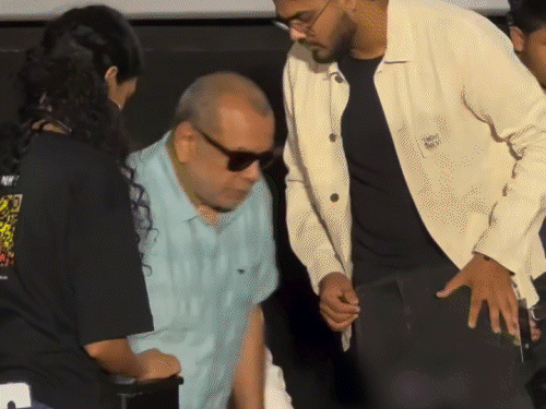 ‘भूत बंगला’ के इवेंट में प्रियदर्शन परेश रावल गिरते गिरते बचे:अक्षय कुमार कहा टीम के साथ ऐसे छोटे मोटे हॉरर मोमेंट्स चलते रहते हैं