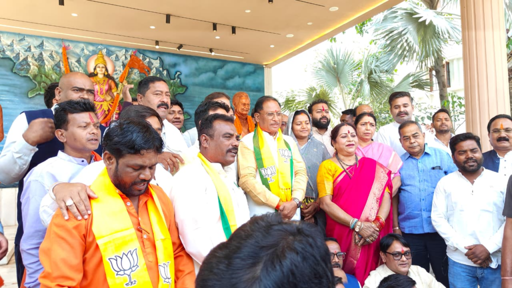 समानता की विरासत को सलाम ! cm साय ने फुले को किया नमन…