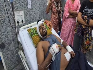 bilaspur chakubaji: हनुमान जयंती में चाकूबाजी, युवक के पेट सिर पर जोरदार हमला