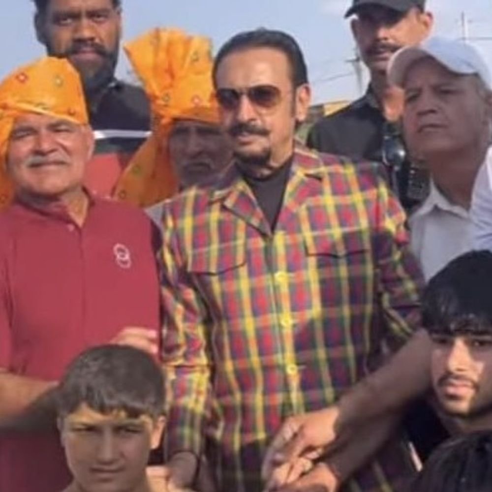 झज्जर के देहाती दंगल में पहुंचे बॉलीवुड एक्टर गुलशन ग्रोवर:बोले बंद करो ये गाना, बैड मैन आया, हरियाणा आकर दिल ‘गार्डन गार्डन’ हो जाता है