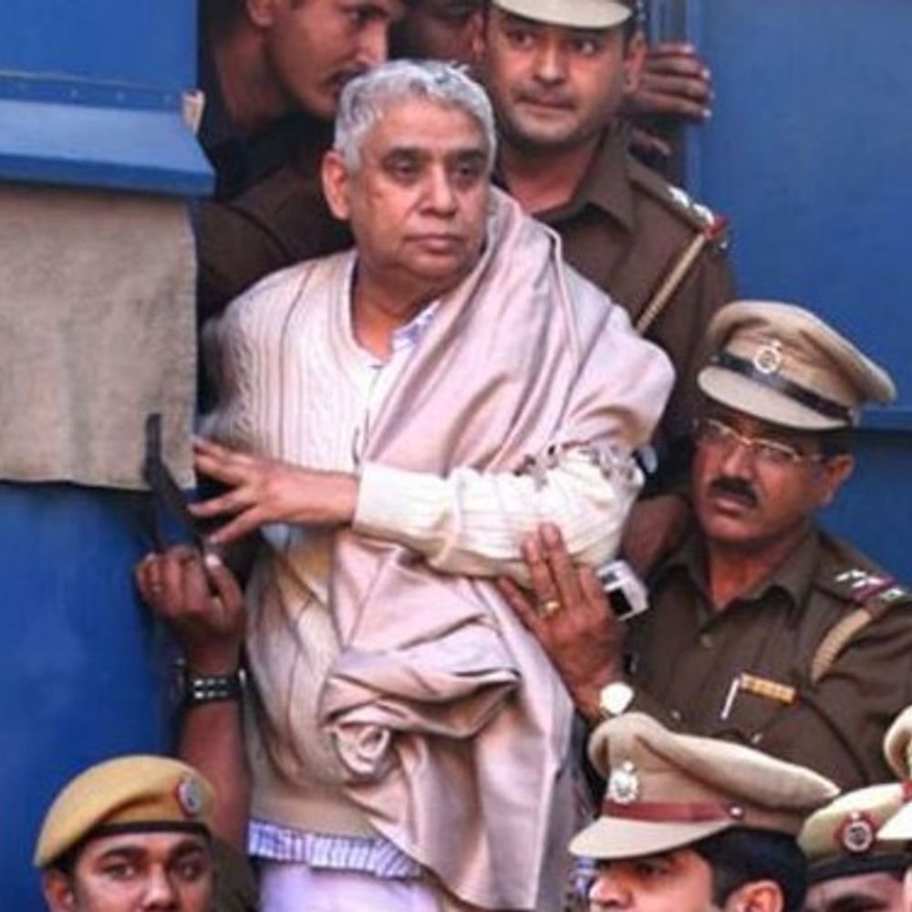 11 साल बाद जेल से बाहर आएगा रामपाल:देशद्रोह केस में हाईकोर्ट से जमानत; हिसार के सतलोक आश्रम में 6 लोगों की मौत हुई थी