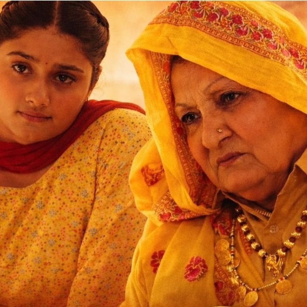 एक्टर रणदीप हुड्डा की मां की फिल्मों में एंट्री:पहली मूवी में निभाया दादी का किरदार; बेटे ने मजाकिया अंदाज में दी बधाई